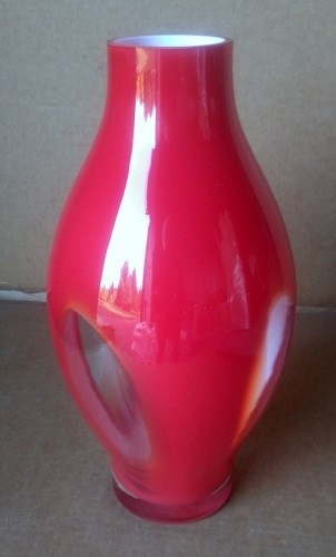 Ваза стеклянная D21 H40 см красная с окошками - фото 38464