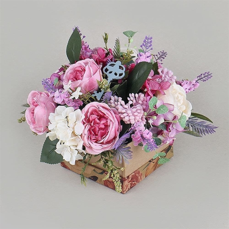 К266-1 Комозиция из роз с лавандой искусственная в крафт коробке, розово-сиреневая, h17см - фото 54533