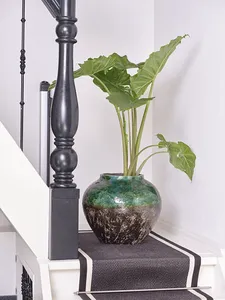 {{productViewItem.photos[photoViewList.activeNavIndex].Alt || productViewItem.photos[photoViewList.activeNavIndex].Description || 'Кашпо Lindy jar (Nieuwkoop Europe)'}}