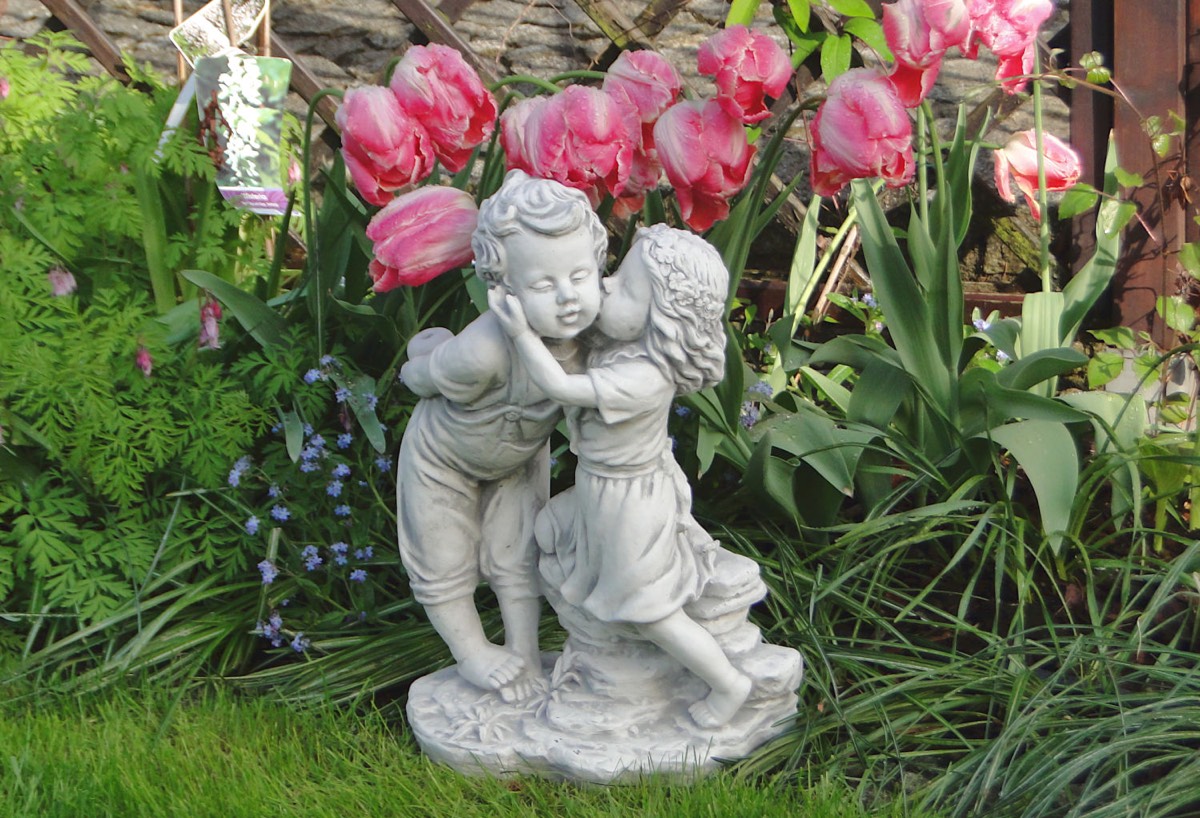 Малые архитектурные формы, садовые скульптуры и фигуры для сада: фото солнечных часов и статуй